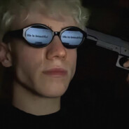 弯刀划过红玫瑰