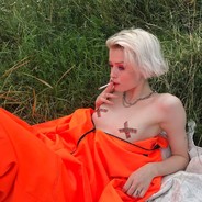 я старая шл*(ю)ха