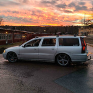 Blonda dejebrudar och röa Gen1o