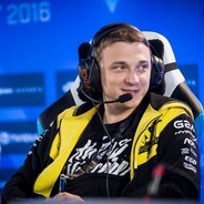 СЛЕВА СВЕРХУ ПЕРВАЯ