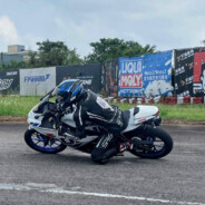 天上太陽紅呀紅通通