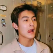 我会发着呆然后微微笑