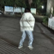 头上那块是摔秃的