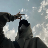 她怎能守的住B？