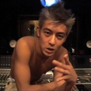 你的头发乱了喔