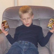 狂挠骚臭脚指甲盖所以一梭子全马了