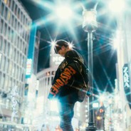 依城伴山望人海