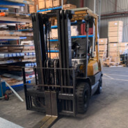 A 1999 TCM 700 Series Forklift