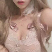 我见青山多嫵媚