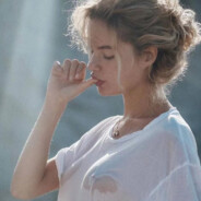 拿着banana11的迪迦奥特曼