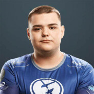 躲在我身后就行了