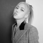 让她一个人呆会