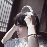 爱我就别让我躲在床下