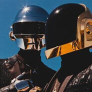 在神圣泰拉猛搓键盘