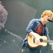 赤铁又在打电动