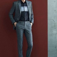 手持AW的王三春