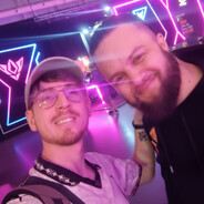 ☭L̴e̴o̴n̴i̴d̴a̴s̴☭