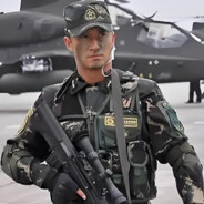 何晨光弹道偏左