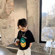 风尘仆仆一少年