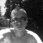 S[3]b   ε(●̮̮̃•̃)з