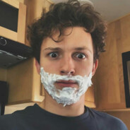 来瓶82年的优酸乳