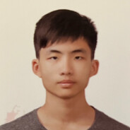 床上的一顆小石頭