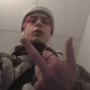 她的脚趾是我的阿尔卑