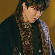 姐姐缕高跟踩吾卵其痛难忍但爽于心