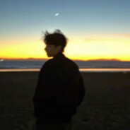 云边有个小卖部