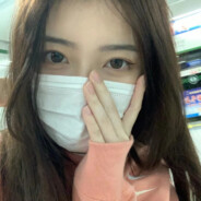 年愁今夜未到乡，朝思客哀笑南梁