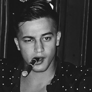 𝓑 𝓔 𝓓 𝓔 𝓛