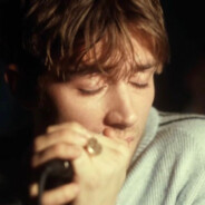 犹是春闺梦里人