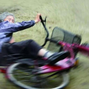 奥特曼暴打老奶奶