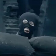 她说是二战炸黑的