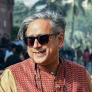 Tharoor Taps (˶˃ᆺ˂˶)