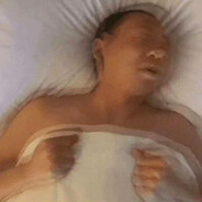 擎天柱躲被窝看洗车视