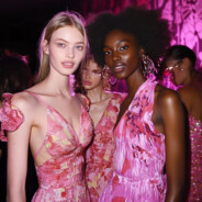 残疾少女用轮椅压我牛