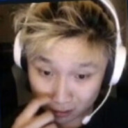 孩子瞄准了再打