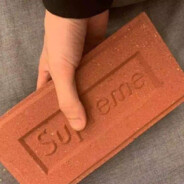 划过天空的板砖