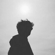 小孩不懂事电着玩