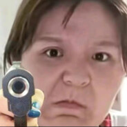 爱吃食物的女孩子