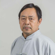 一个左正蹬一个右鞭腿