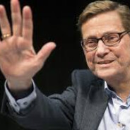 Fahrstuhlrollschuhfahrer