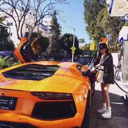 他说是穿开裆裤晒黑的