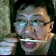 牢狗也有几颗新牙