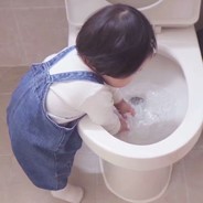 爱笑