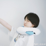 一只耳朵的黑兔