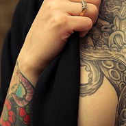 在这薄情的世界依然深