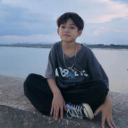 小树林里两个人