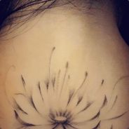 我买几个橘子去。你就在此地，不要走动。